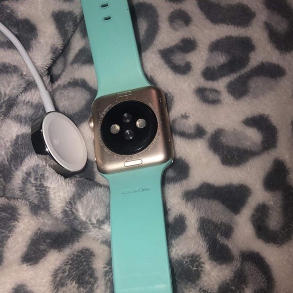Apple watch 7000 series - Picture 3 of 4